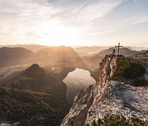 Trisselwand Gipfel mit Altausseer See | Foto: ©Georg Kukuvec